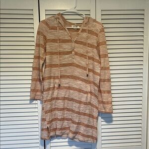 Simply Noelle White and Pink Striped V-Neck Sweater